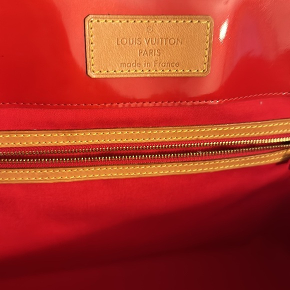 Louis Vuitton Travel Bag - Picture 12 of 16